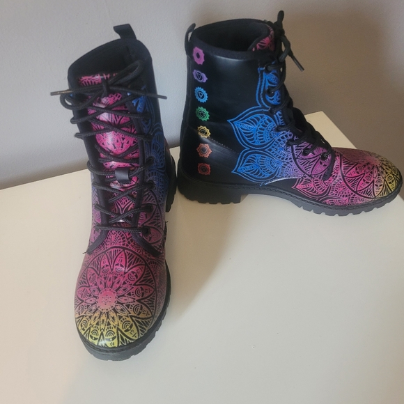 Colorful Chakra Boots, VGUC, Size 7.5 - Picture 1 of 7